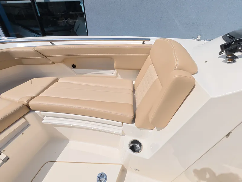 Slide: The Image of Scout 288 Dorado 2027 - 33