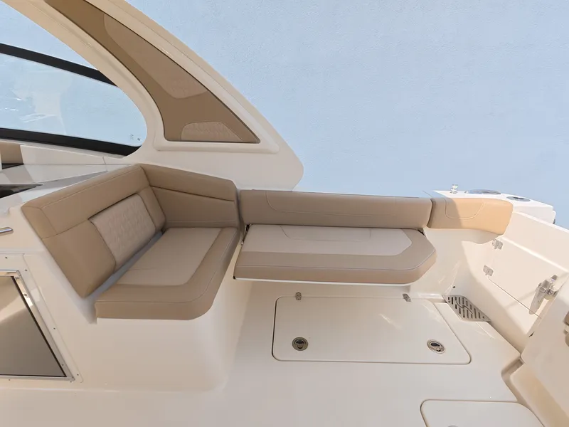 Slide: The Image of Scout 288 Dorado 2027 - 14