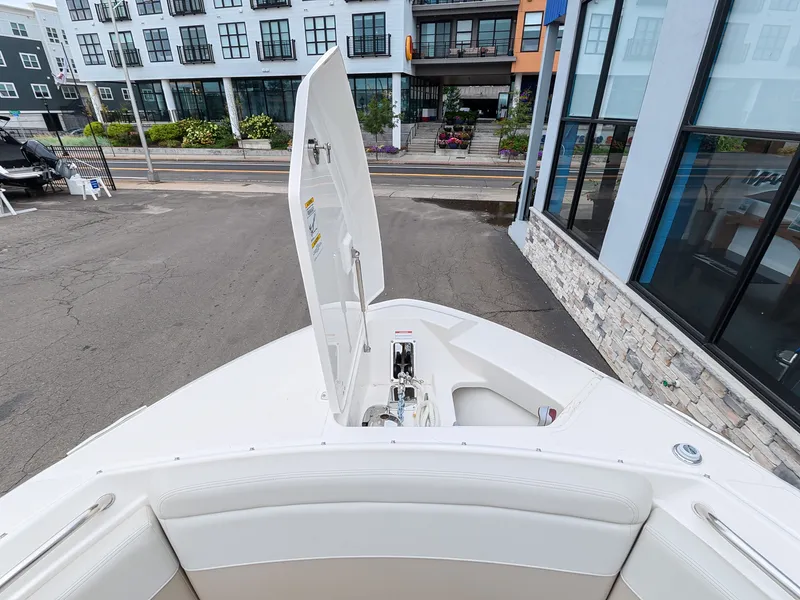 Slide: The Image of Boston Whaler 280 Vantage 2027 - 29