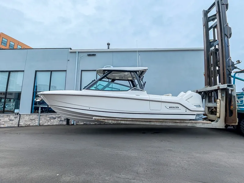 The Image of Boston Whaler 280 Vantage 2027 - 0