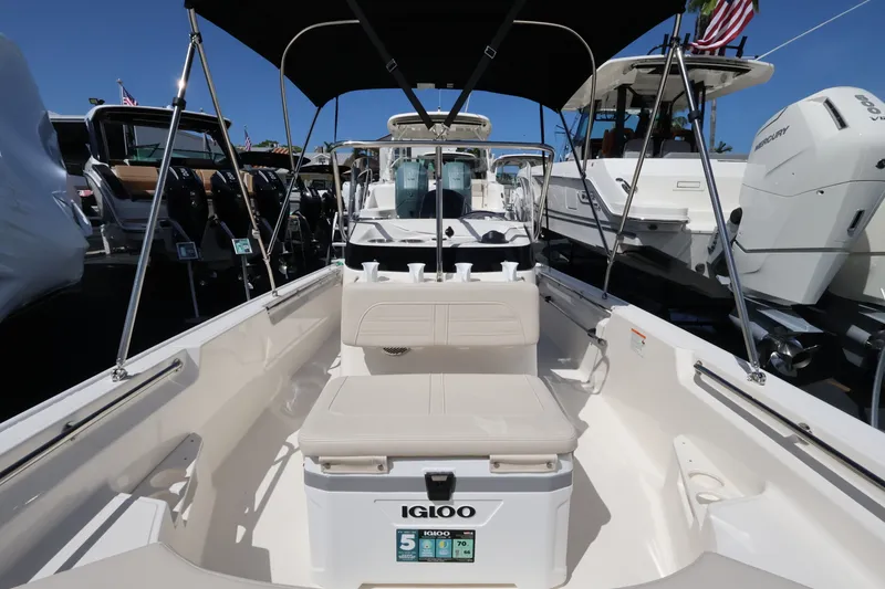 Slide: The Image of Boston Whaler 170 Montauk 2027 - 13