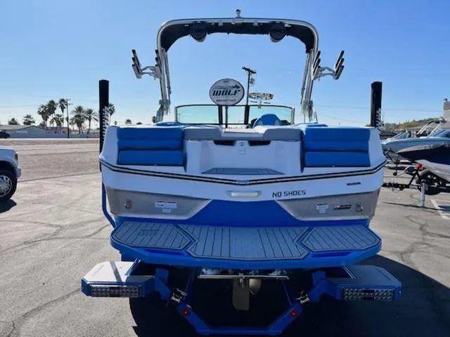 Slide: The Image of MasterCraft XT22 T 2024 - 15