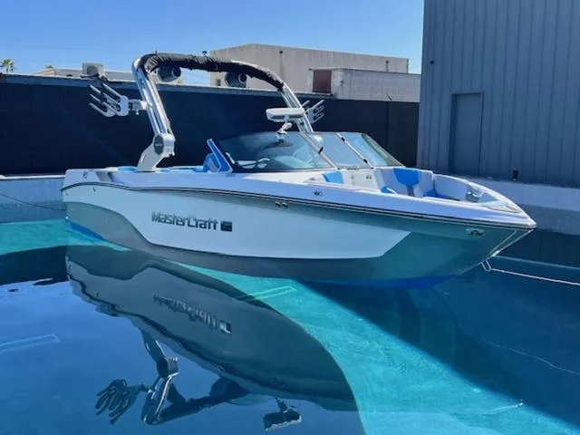 Slide: The Image of MasterCraft XT22 T 2024 - 3