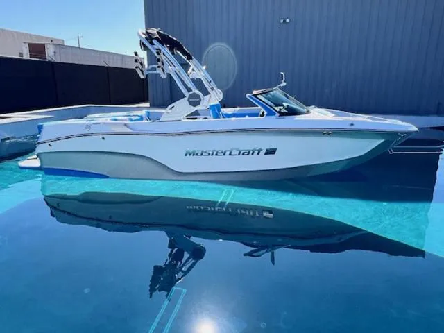 Slide: The Image of MasterCraft XT22 T 2024 - 4