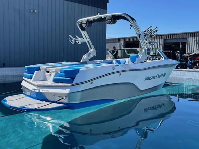 Slide: The Image of MasterCraft XT22 T 2024 - 5