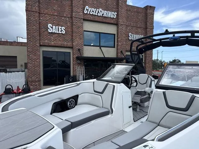 Slide: The Image of Yamaha 252XE 2024 - 12