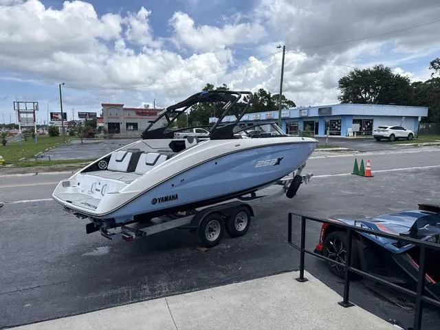 Slide: The Image of Yamaha 252XE 2024 - 15