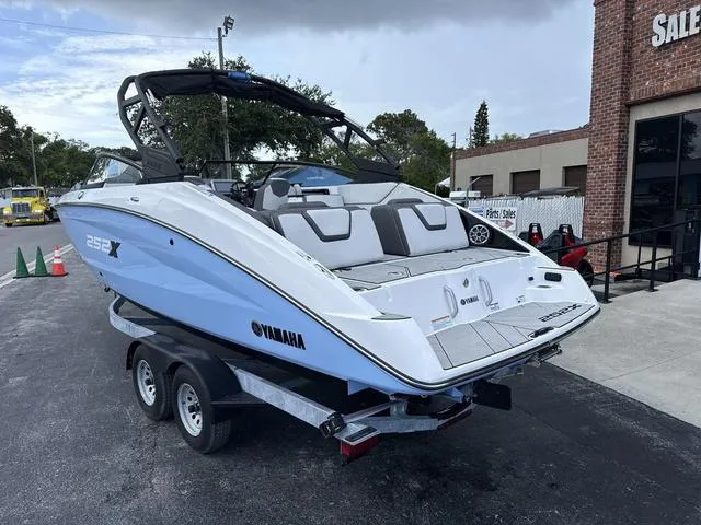 Slide: The Image of Yamaha 252XE 2024 - 4