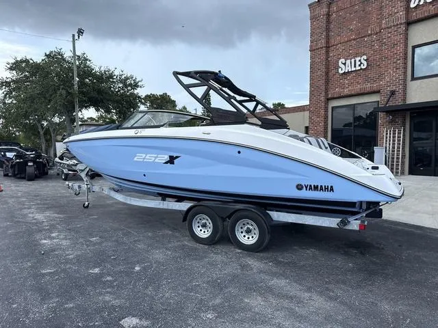 Slide: The Image of Yamaha 252XE 2024 - 5