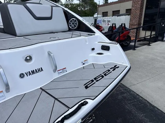 Slide: The Image of Yamaha 252XE 2024 - 9