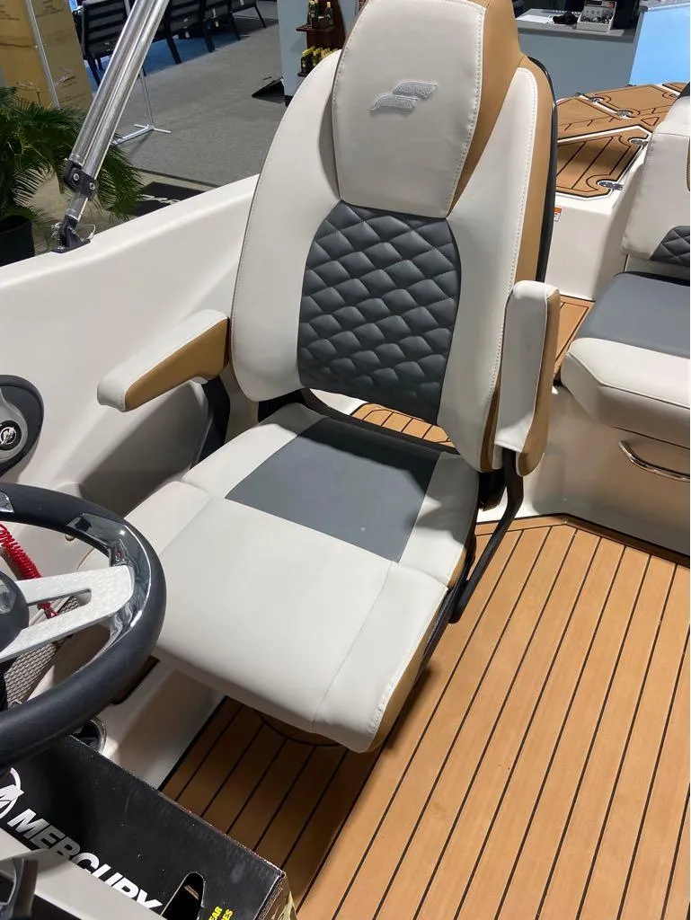 Slide: The Image of Starcraft SVX 210 2024 - 10