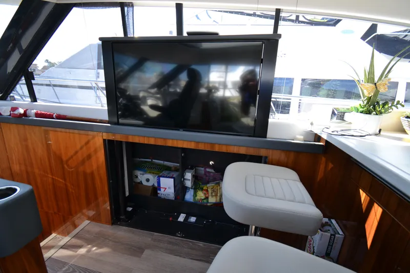 Slide: The Image of Riviera Sport Yacht 5400 Platinum Edition 2022 - 53