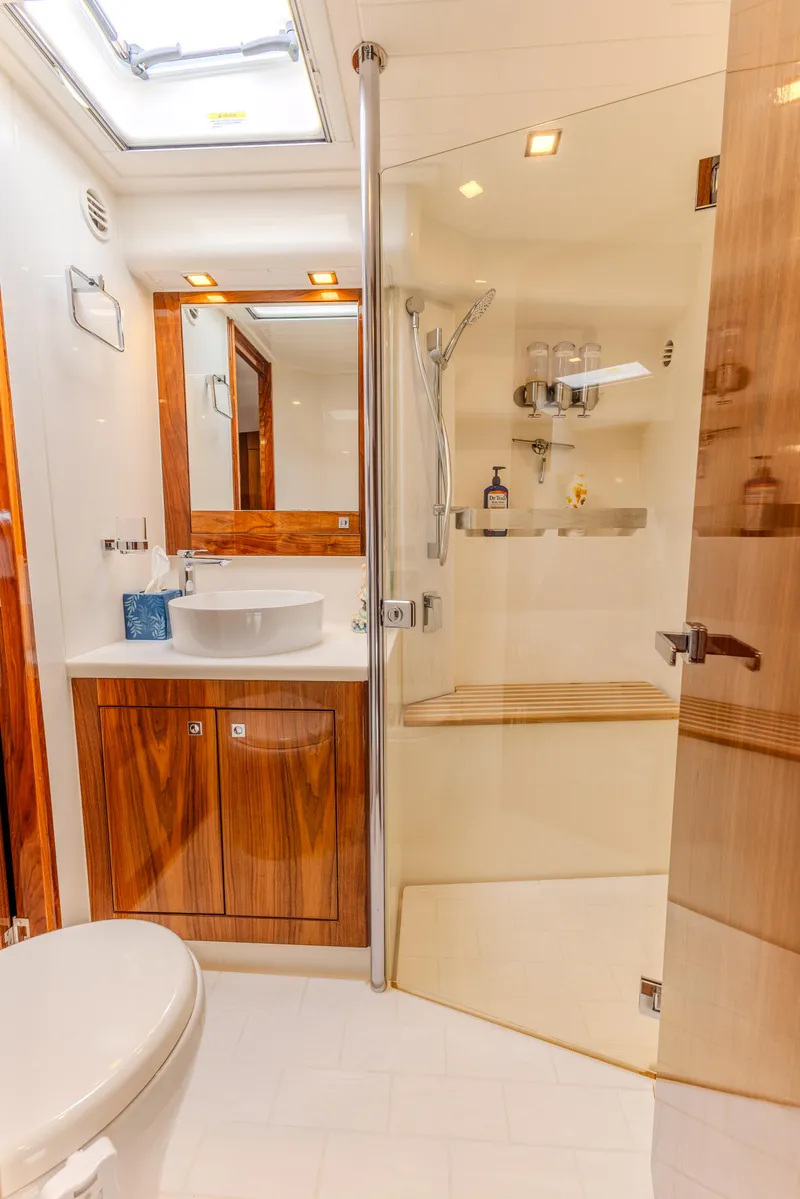 Slide: The Image of Riviera Sport Yacht 5400 Platinum Edition 2022 - 59