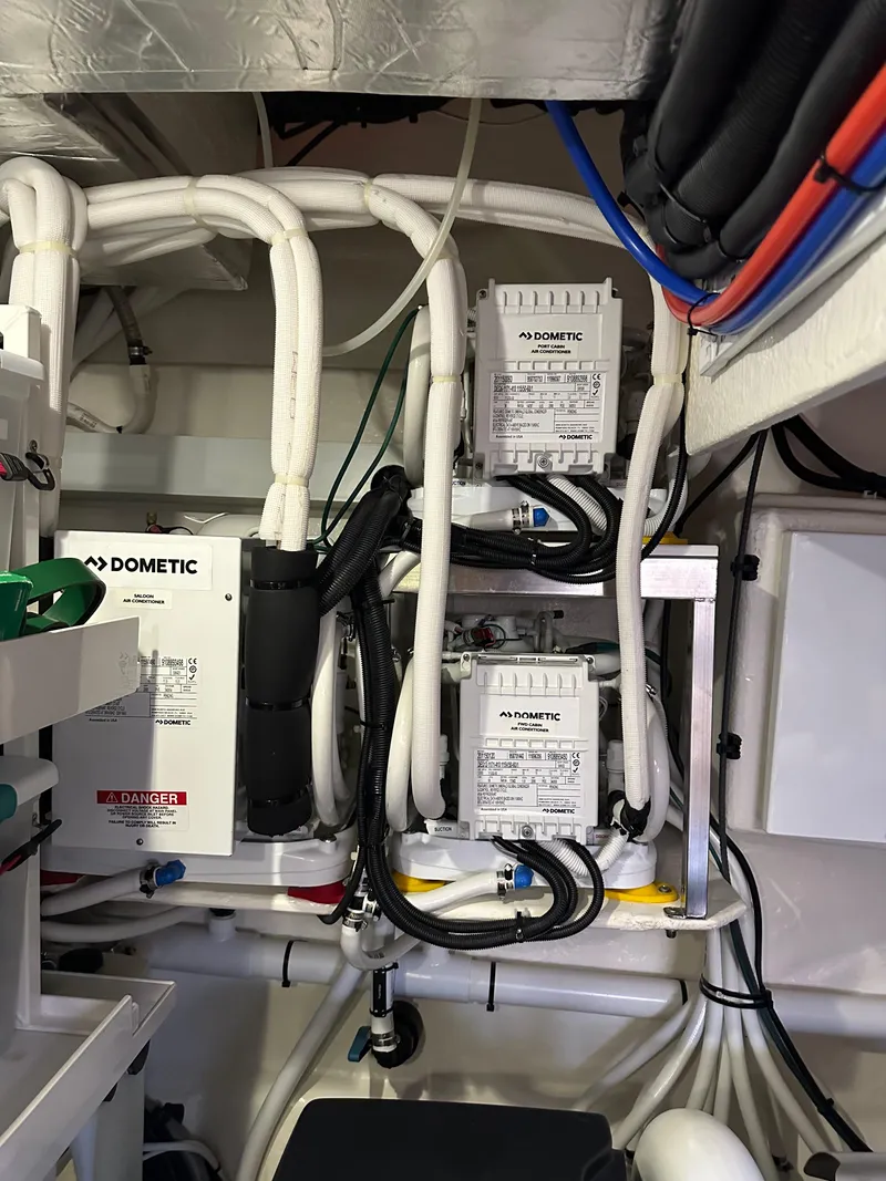 Slide: The Image of Riviera Sport Yacht 5400 Platinum Edition 2022 - 70