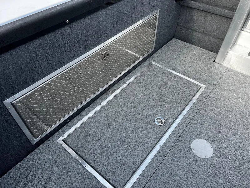 Slide: The Image of 2024 Thunder Jet 21 Chinook OS interior storage compartments. - 23