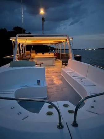 Slide: The Image of Sumerset 49 Passenger Charter Edition COI 2006 - 0