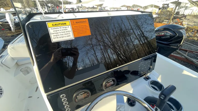 Slide: The Image of Skeeter SX2350 2024 - 13