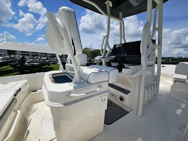 Slide: The Image of Skeeter SX2350 2024 - 19