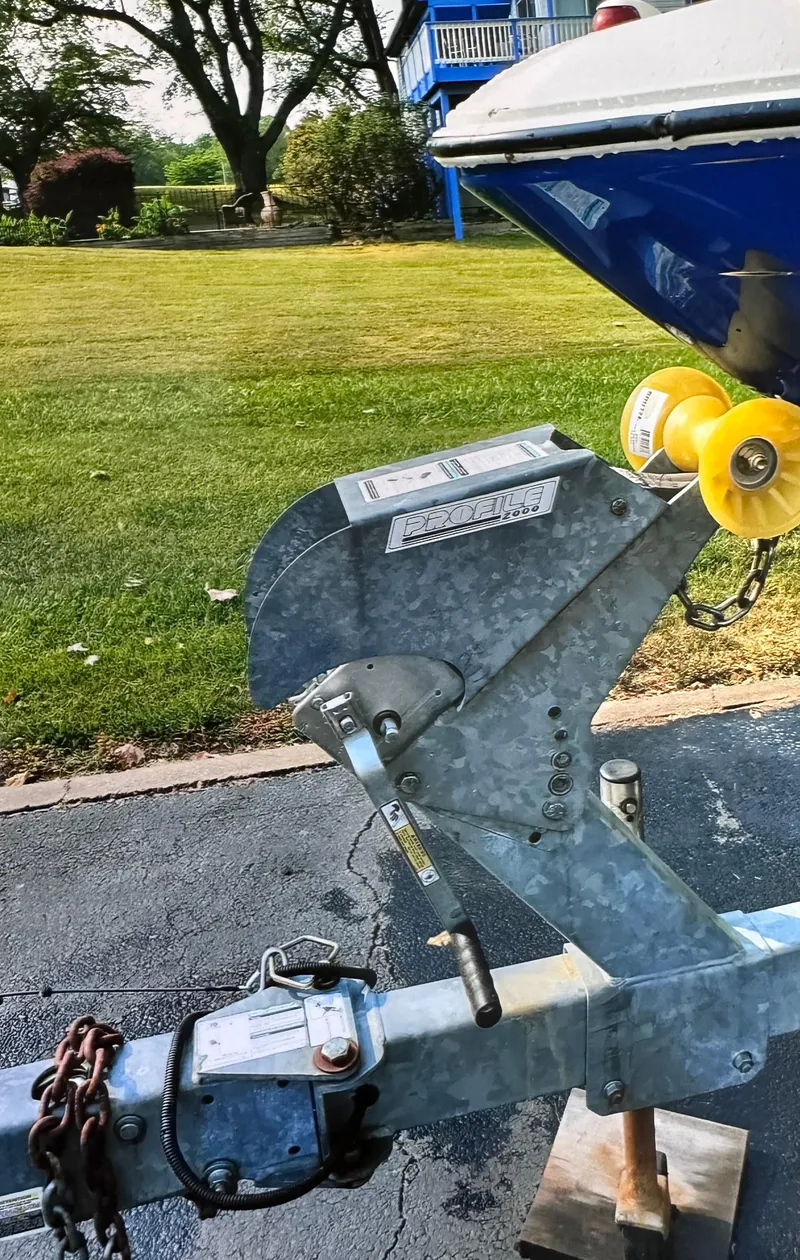 Slide: The Image of Close-up of 2006 Yamaha Boats SX 230 trailer hitch and winch system. - 14