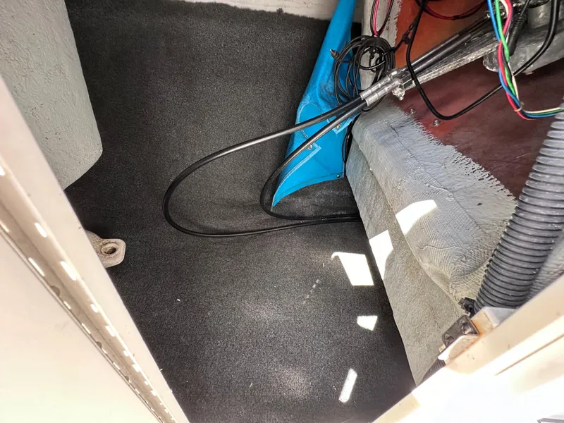 Slide: The Image of Interior wiring and components of a 2006 Yamaha Boats SX 230. - 27