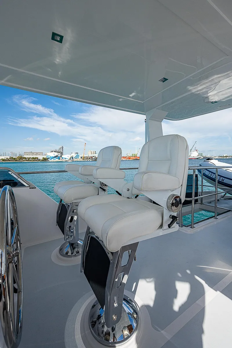 Slide: The Image of twin helm seats fb - 11