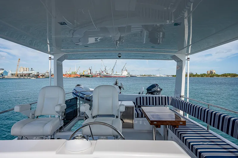 Slide: The Image of flybridge looking aft - 13