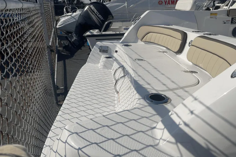 Slide: The Image of Yamaha 222 FSH Sport E 2024 - 4