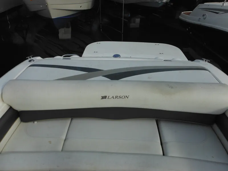 Slide: The Image of 2006 Larson SEi 180 Sport I/O boat interior, rear seating view. - 25