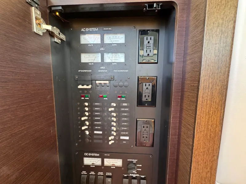 Slide: The Image of Tiara C44 Coupe 2016 - 167