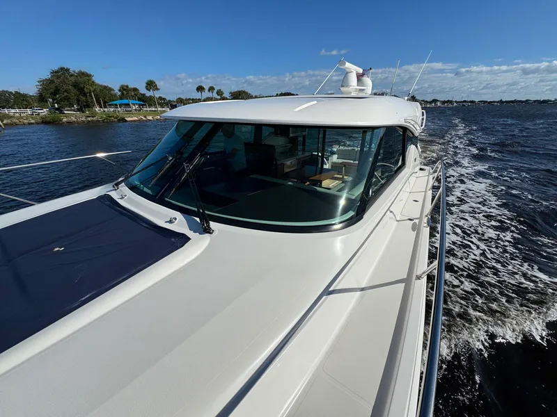 Slide: The Image of Tiara C44 Coupe 2016 - 3