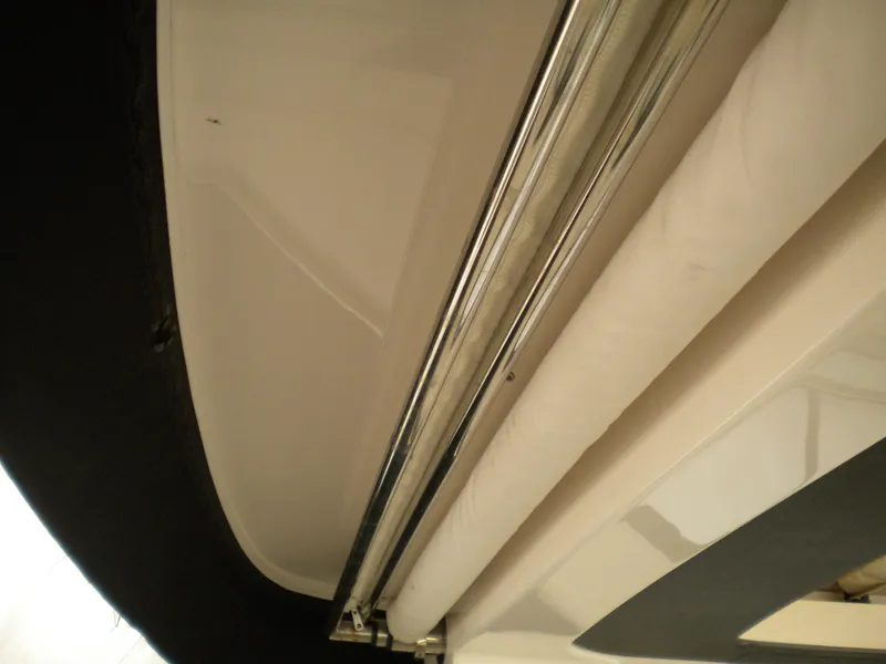 Slide: The Image of Rear Sun Shade - 28