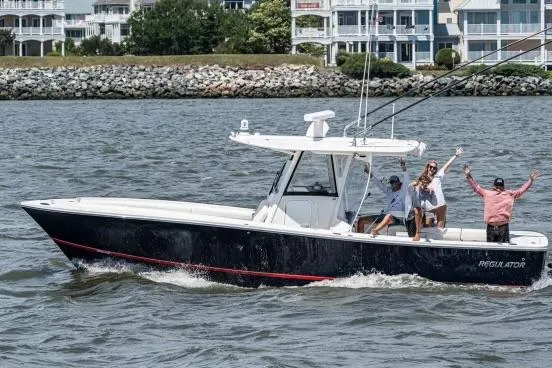 The Image of Regulator Marine Center Console 2021 - 0