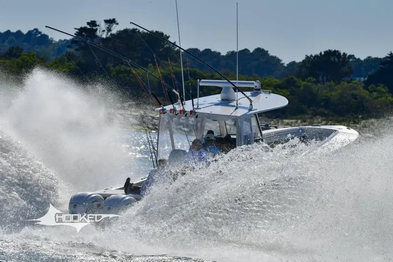 Slide: The Image of Regulator Marine Center Console 2021 - 3