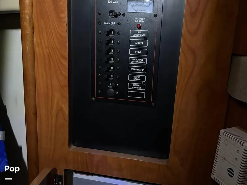 Slide: The Image of 2004 Larson 240 Cabrio for sale in Northwood, NH - 10