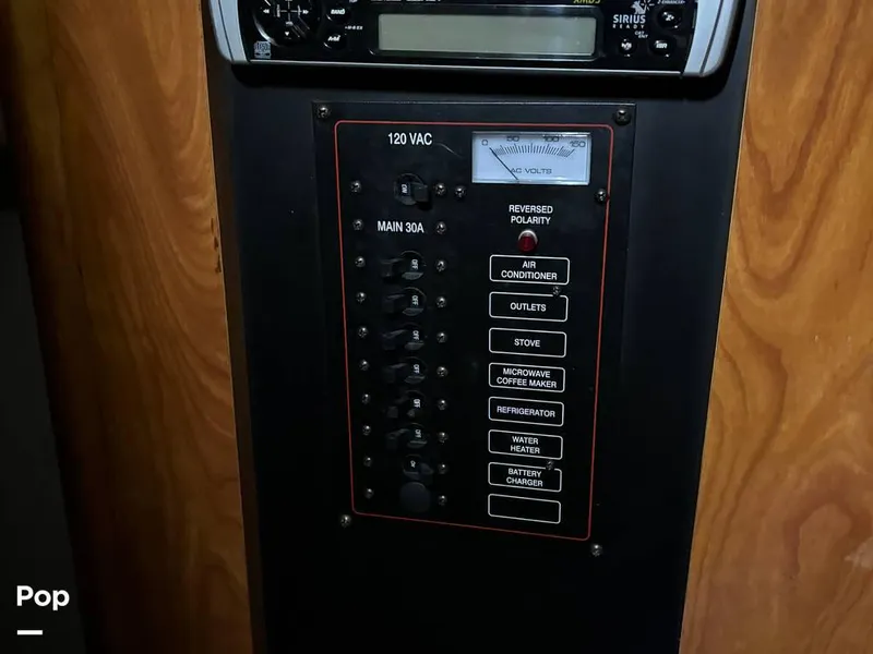 Slide: The Image of 2004 Larson 240 Cabrio for sale in Northwood, NH - 12