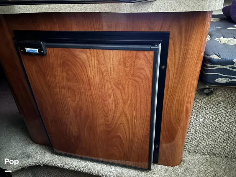 Slide: The Image of 2004 Larson 240 Cabrio for sale in Northwood, NH - 18