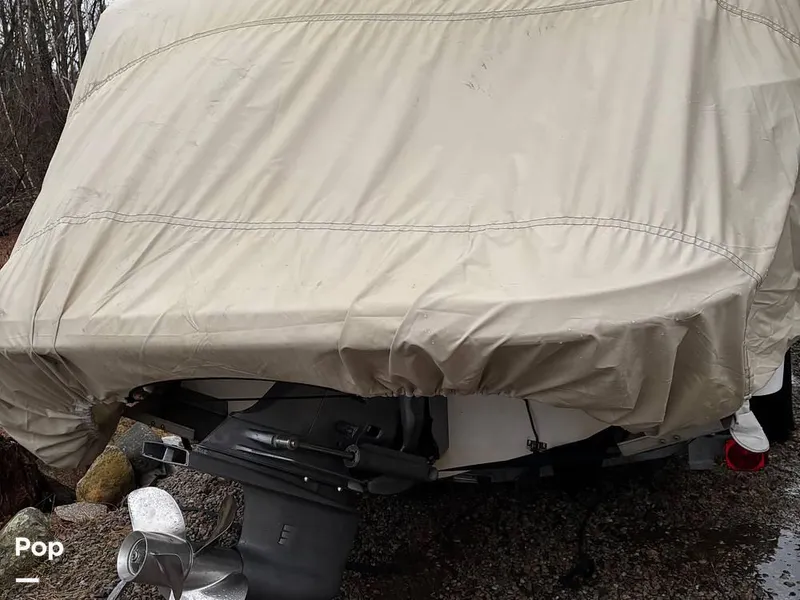 Slide: The Image of 2004 Larson 240 Cabrio for sale in Northwood, NH - 27