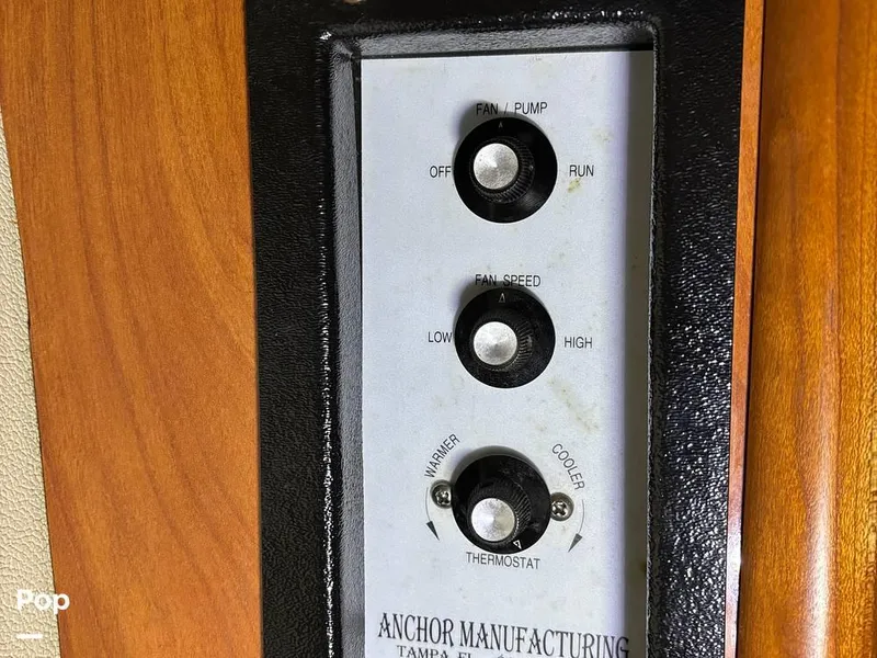 Slide: The Image of 2004 Larson 240 Cabrio for sale in Northwood, NH - 9