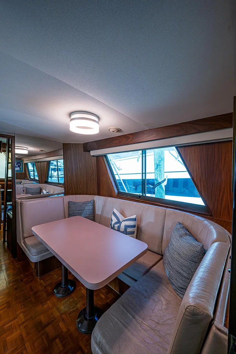 Slide: The Image of Hatteras 72 Motor Yacht 1986 - 75