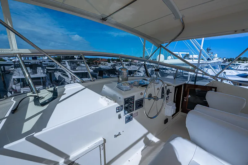 Slide: The Image of Hatteras 72 Motor Yacht 1986 - 77