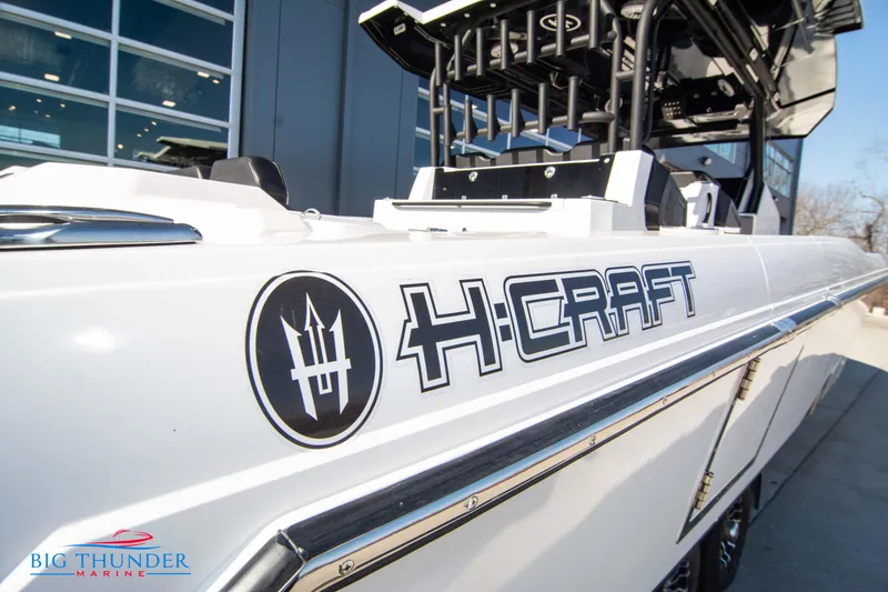 Slide: The Image of 2023 Hayaari Marine H44Z boat at Big Thunder Marine dealership. - 10