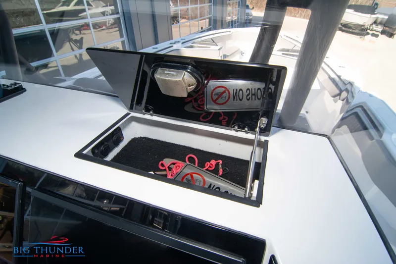 Slide: The Image of Hayaari Marine H44Z 2023 - 59