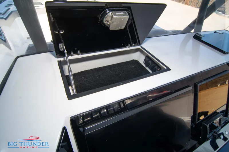 Slide: The Image of Hayaari Marine H44Z 2023 - 60