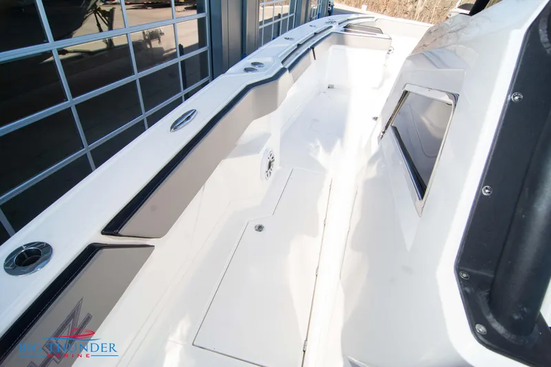 Slide: The Image of Hayaari Marine H44Z 2023 - 64