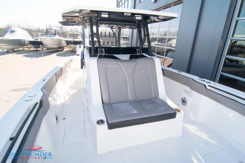 Slide: The Image of Hayaari Marine H44Z 2023 - 76