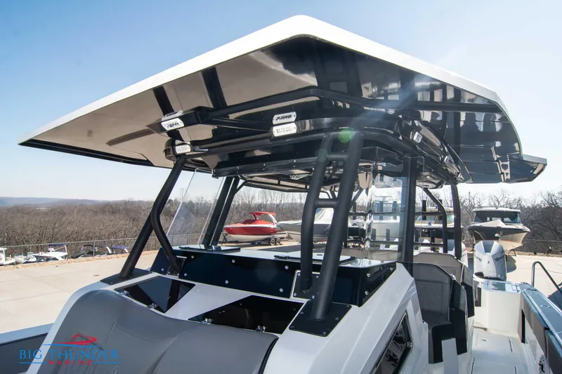 Slide: The Image of Hayaari Marine H44Z 2023 - 77