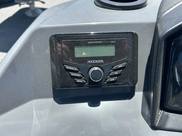 Slide: The Image of Bennington S Fishing 20 SF Pontoon 2024 - 20