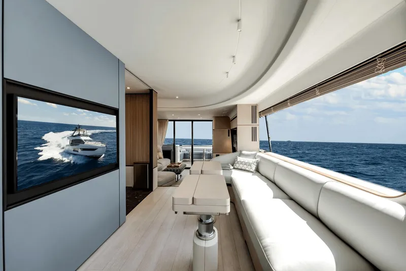 Slide: The Image of Azimut 68 2022 - 21
