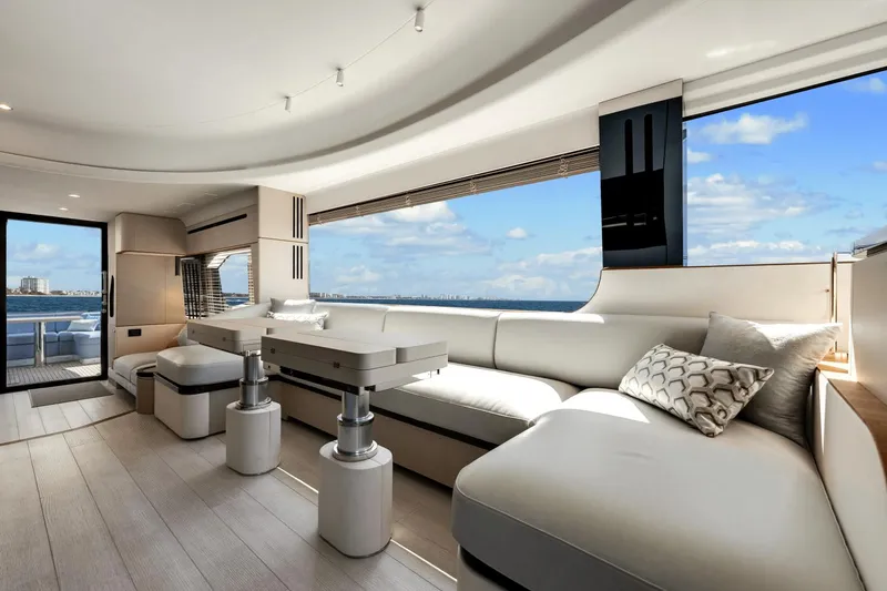 Slide: The Image of Azimut 68 2022 - 22