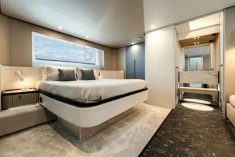 Slide: The Image of Azimut 68 2022 - 31